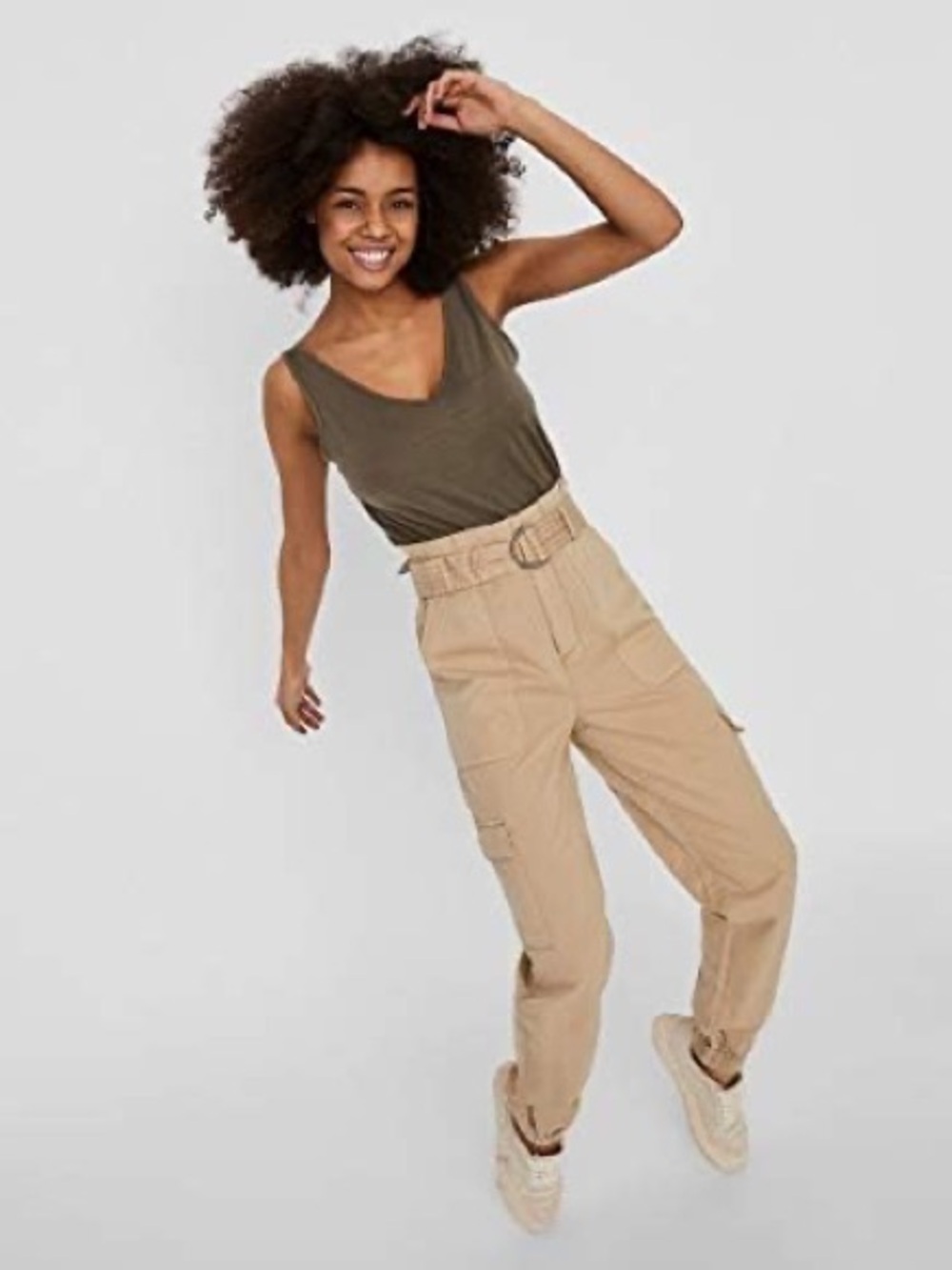 VERO MODA Cargo Trousers w/ High Waist in Khaki - XL
